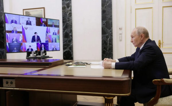 Владимир Путин провел совещание по ситуации с топливом